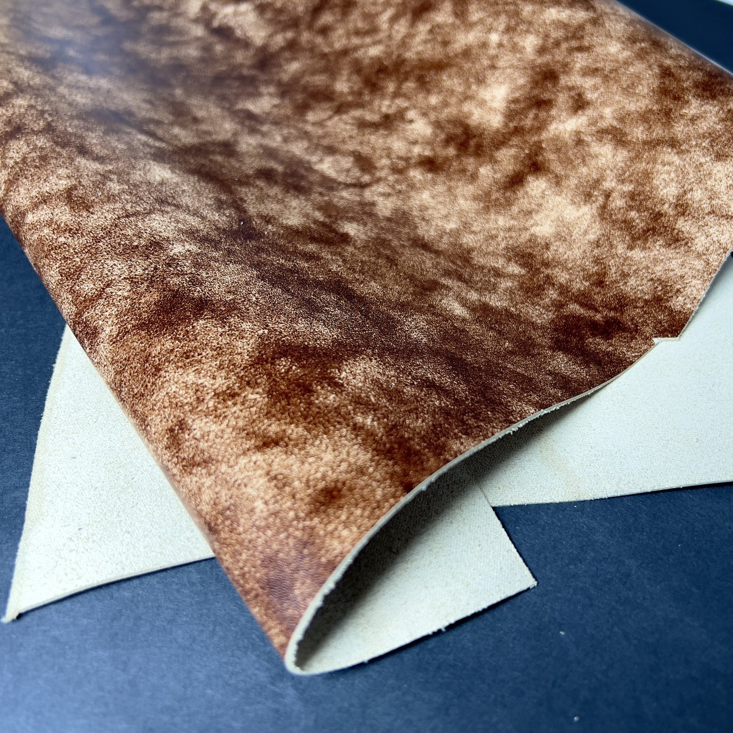 Dubai Wallet – Heritage in Every Stitch